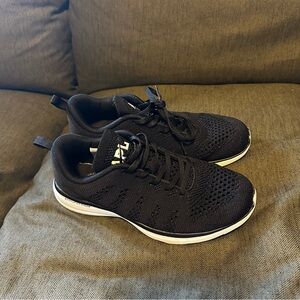 APL TechLoom Pro sneakers